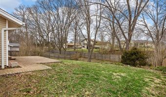 215 Shadyoak Dr, Ballwin, MO 63021
