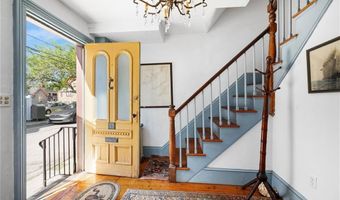 23 Willow St, Newport, RI 02840