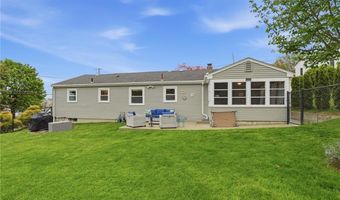 13 Garden Dr, Lincoln, RI 02865