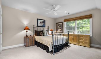 12 Logans Way, Danbury, CT 06811