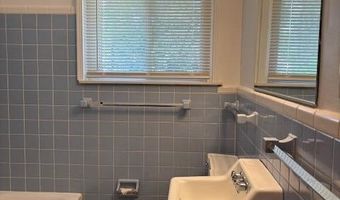 580 Riverview Dr, Ann Arbor, MI 48104