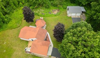 989 McCabe Ave NE, Ada, MI 49301