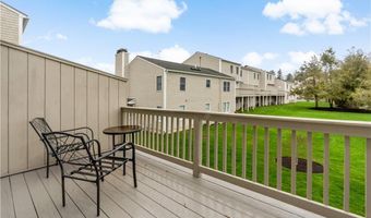 413 North Ln, Bristol, RI 02809