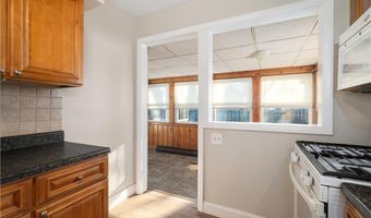 86 Sherwood St, Cranston, RI 02920