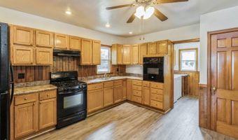 305 6th St, Adair, IA 50002