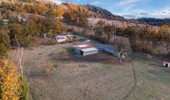 210 DORRIS St, Springfield, OR 97477