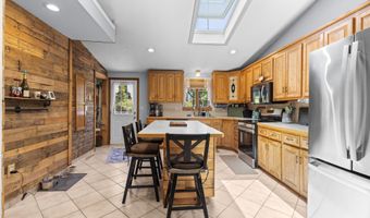 93 Marconi Ave, Bristol, CT 06010