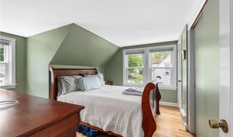23 Preston Dr, North Kingstown, RI 02852