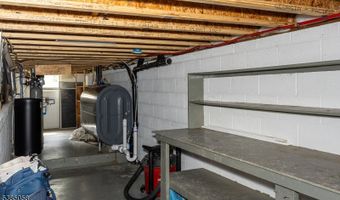 2 Grand St, Alloway, NJ 07422