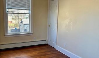 22 Mount Vernon St C, Newport, RI 02840