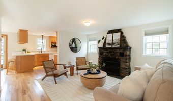 42 Waverly Rd, Branford, CT 06405