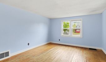122 Southwick St, Agawam, MA 01030