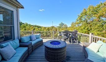 4 Mainstay Ln, Bourne, MA 02532