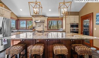 792 Pigeon Roost Rd, Banner Elk, NC 28604
