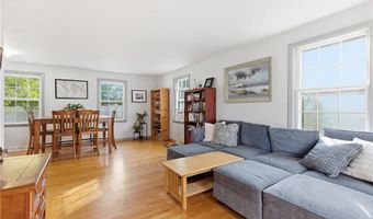 81 Sprague Ave, East Providence, RI 02915