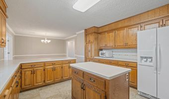 931 King Dr, Bartlesville, OK 74006