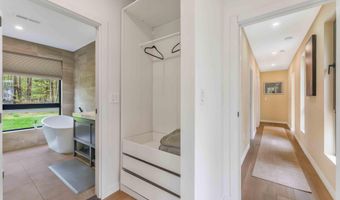 72 Keats Ln, Albrightsville, PA 18210