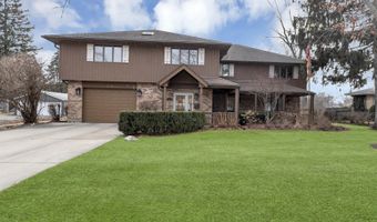 1415 W Hawthorne St, Arlington Heights, IL 60005