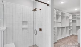 5052 Lesleewood Ct, Charlotte, NC 28226