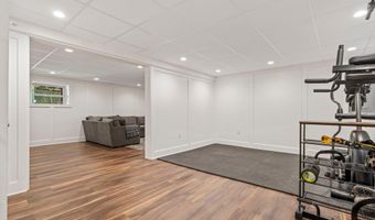 78 Hitching Post Ln, Bedford, NH 03110