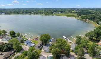 6731 Campau Lake Dr SE, Alto, MI 49302