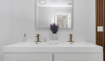 6321 BALBOA Ln, Apollo Beach, FL 33572