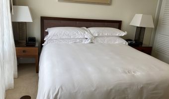 223 Saratoga Rd 2122, Honolulu, HI 96815