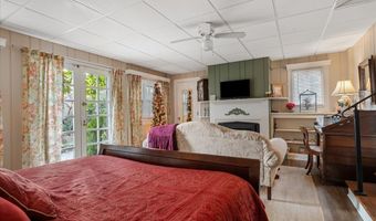 1670 Church St, Appomattox, VA 24522