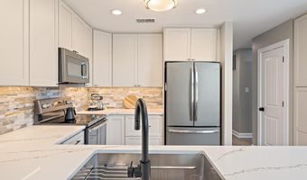 4 SPA CREEK Lndg B3, Annapolis, MD 21403