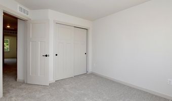 533 S 10th St, Berthoud, CO 80513