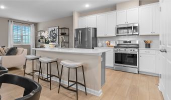 1306 Candlebrook Ct, Boiling Springs, SC 29316