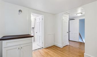 9 Country Pkwy, North Providence, RI 02911