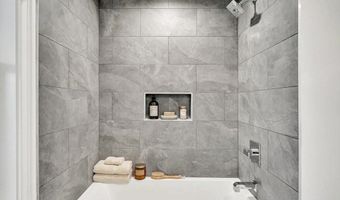 189 Trenton St 4, Boston, MA 02128