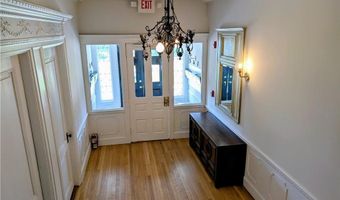 412 Bellevue Ave #7, Newport, RI 02840
