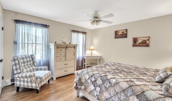 12 E Gate Dr, Alloway, NJ 07418