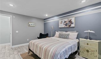 66 Girard Ave 114, Newport, RI 02840