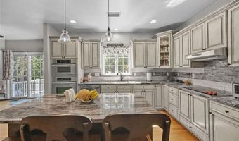 2 Scenic Ridge Ct, Coventry, RI 02816