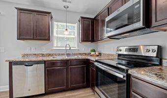 352 Tamarack Dr, Ayden, NC 28513