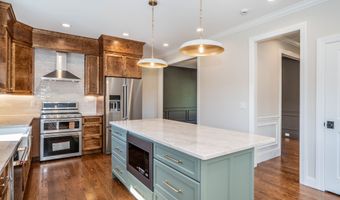 953 High Rd, Berlin, CT 06037