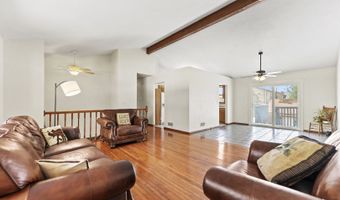409 Maplewood Dr, Antioch, IL 60002