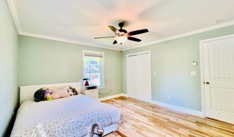 40 Ellis Ct, Bangor, ME 04401