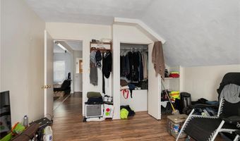 7 Cleveland Ave, Cranston, RI 02920