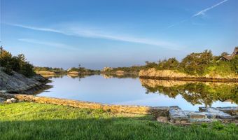 294 Ocean Ave, Newport, RI 02840