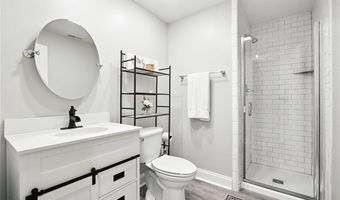 214 Stoneridge Ln, Adams Twp., PA 16046