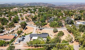 2855 N Victoria Dr, Alpine, CA 91901