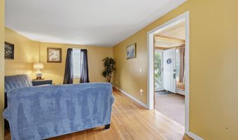 37 Fleetwood Ave, Bethel, CT 06801