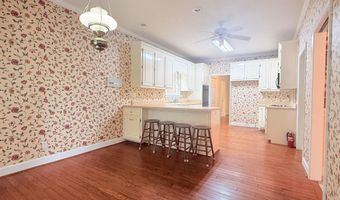 1014 Crestwood Dr, Albertville, AL 35950