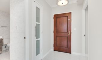 7111 WOODMONT Ave 602, Bethesda, MD 20815