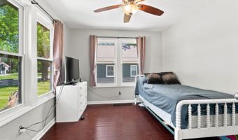 729 Smith St, Algonac, MI 48001