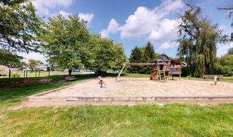 718 Peninsula Ct, Ann Arbor, MI 48105